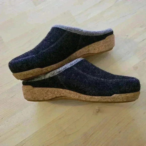 Taos wool clogs size 37 (women's 6) - Picture 5 of 8